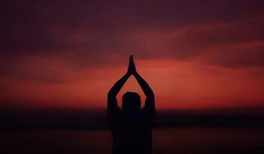 Yoga Matinal: Hatha-Yoga para Energizar seu Dia – Dicas para uma prática eficaz